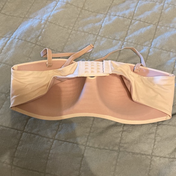 Like new Enbliss Stay Put Wireless Strapless Bra - Picture 5 of 5